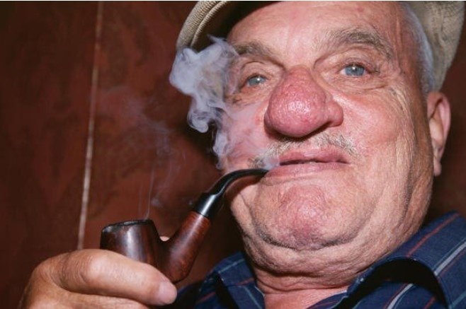 Почему у алкоголиков красный или синий нос: объясняет врач-нарколог