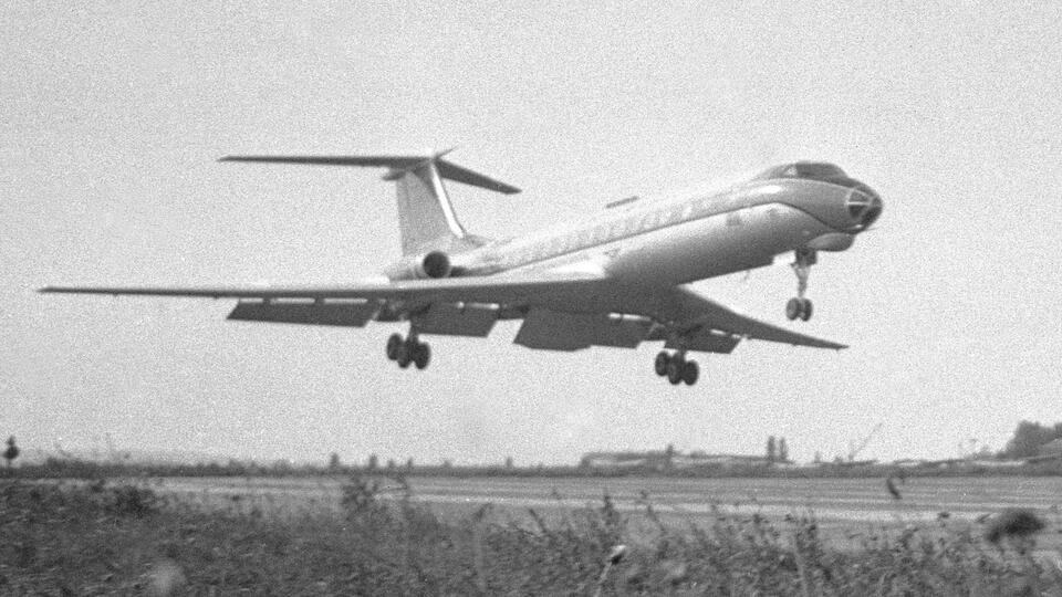 Сгоревшие стюардессы, выживший преступник и 6 лет колонии: как пилот на спор убил 70 пассажиров