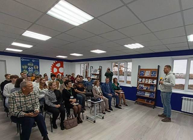 В Кимрском колледже открыт современный конференц-зал для профориентации