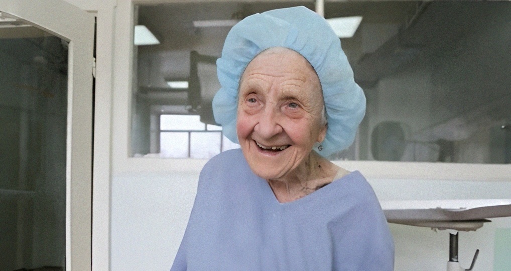 «Мне девяносто, но у меня даже суставы не болят». Хирург А. Левушкина о трех причинах долголетия, о которых редко кто говорит