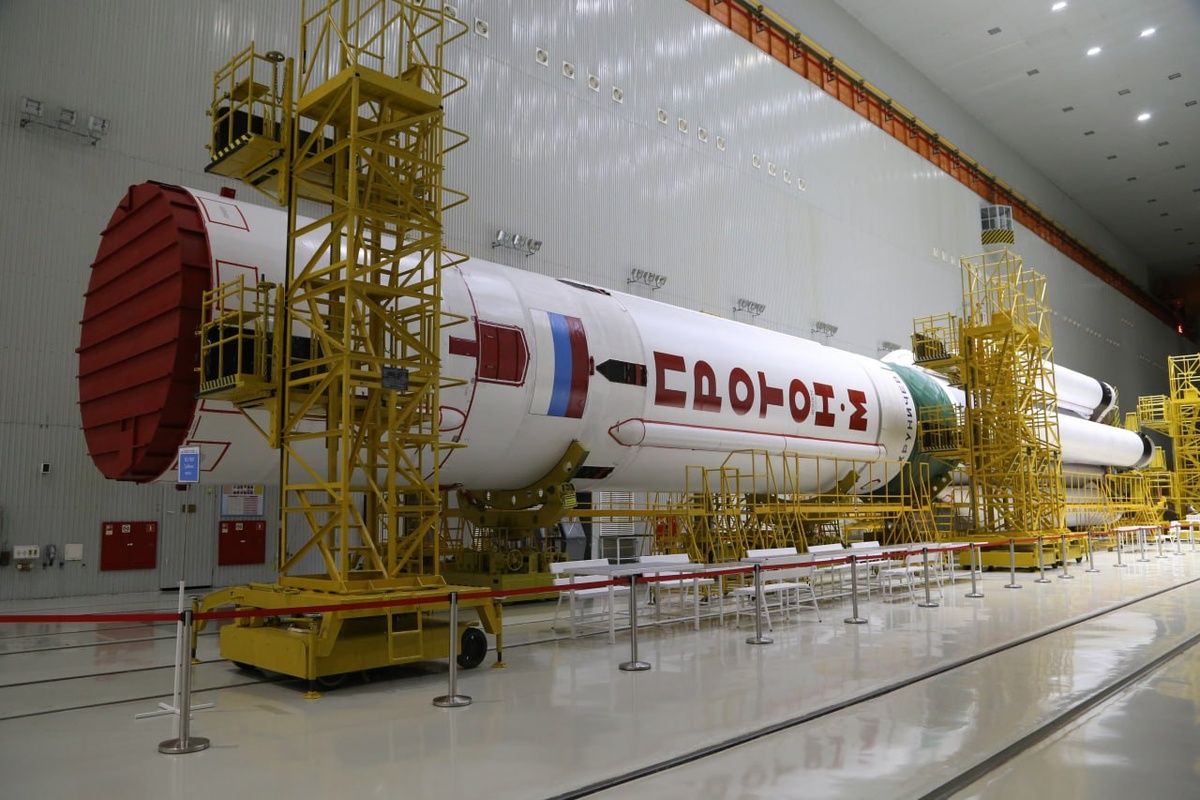 Cборка ракеты "Протон-М" (ГК Роскосмос/КЦ Южный)