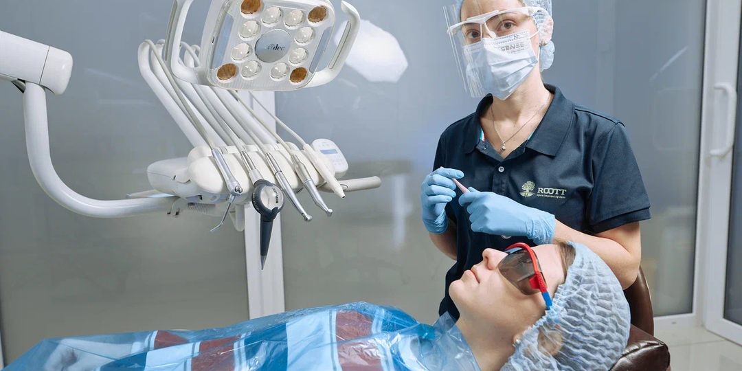 Можно ли ставить зубные импланты при гипер/гипотиреозе и других проблемах с щитовидной железой. Разбираемся с нюансами