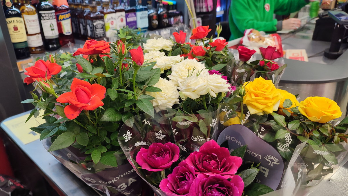 Цветы в продуктовом магазине