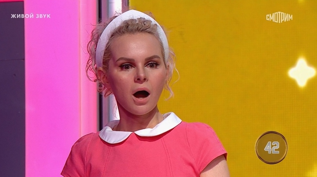 Кто-нибудь знает эту девушку? Фото скрин шот. 