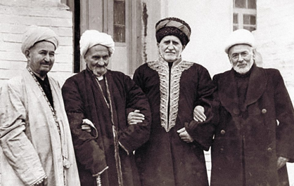 Духовные лидеры мусульман СССР: муфтий ЦДУМ Г. Расули, муфтий САДУМ Э. Бабахан, муфтий ДУМ СК Х.-Г. Гебеков, шейх уль-ислам ДУМ Закавказья Ахмад-ага Али-заде.