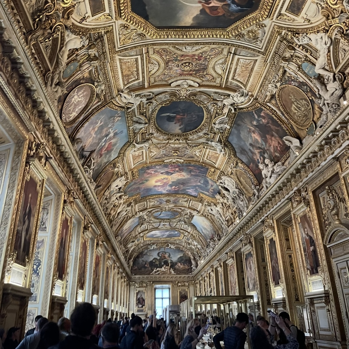 Зал, из которого были украдены украшения