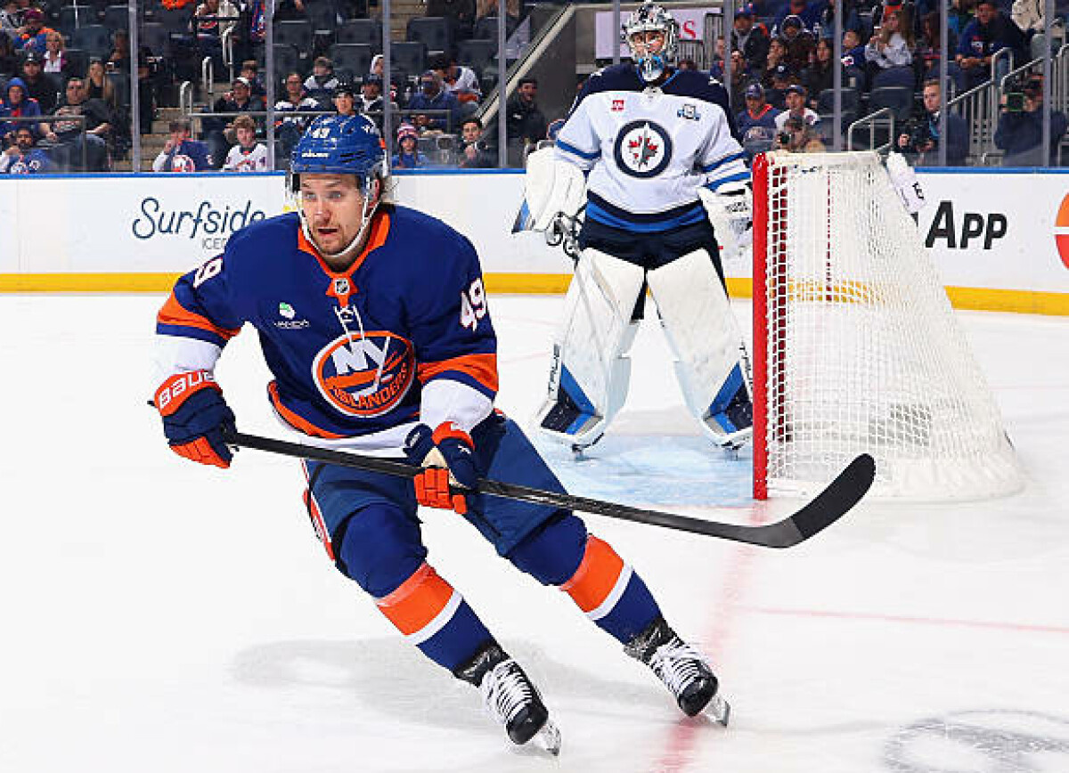     New York Post: главный тренер «Айлендерс» доволен прогрессом Шабанова