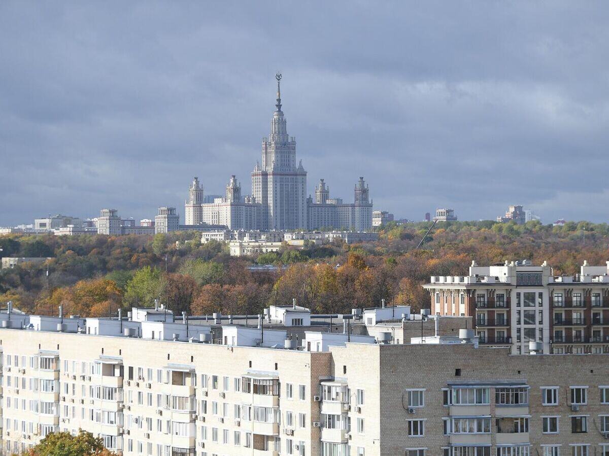    Вид на Московский Государственный Университет имени М.В. Ломоносова© РИА Новости / Алексей Майшев