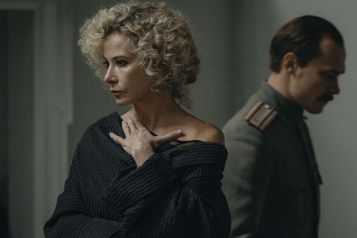 Кадр из сериала "Хроники русской революции" (2025)