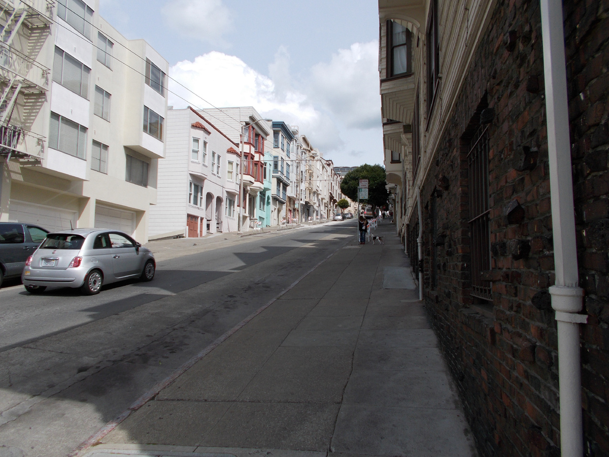 улочка в не самом историческом месте 