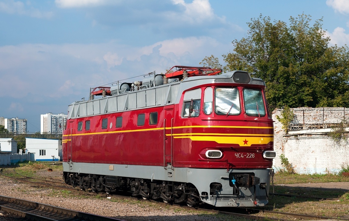 Станция Люблино. 2013 год. Автор Руслан Саенко. Паровоз ИС.