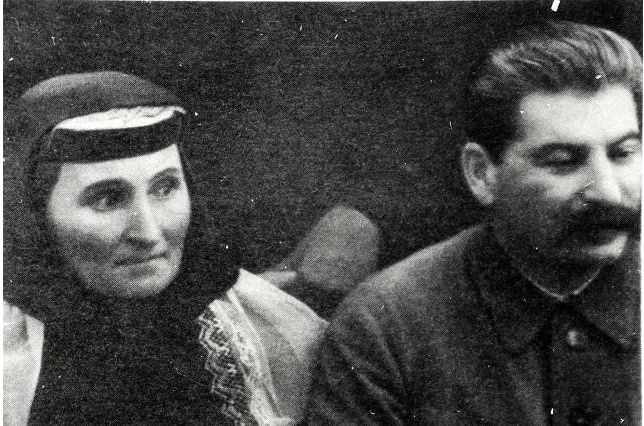 Почему детские друзья Сталина называли его мать «волчицей»