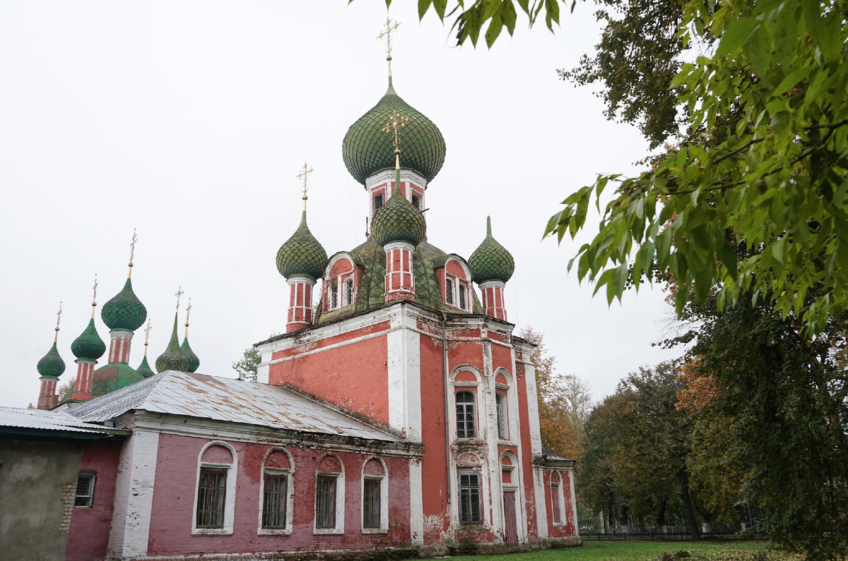 Владимирский собор со стороны Пушкинского сада, фото автора