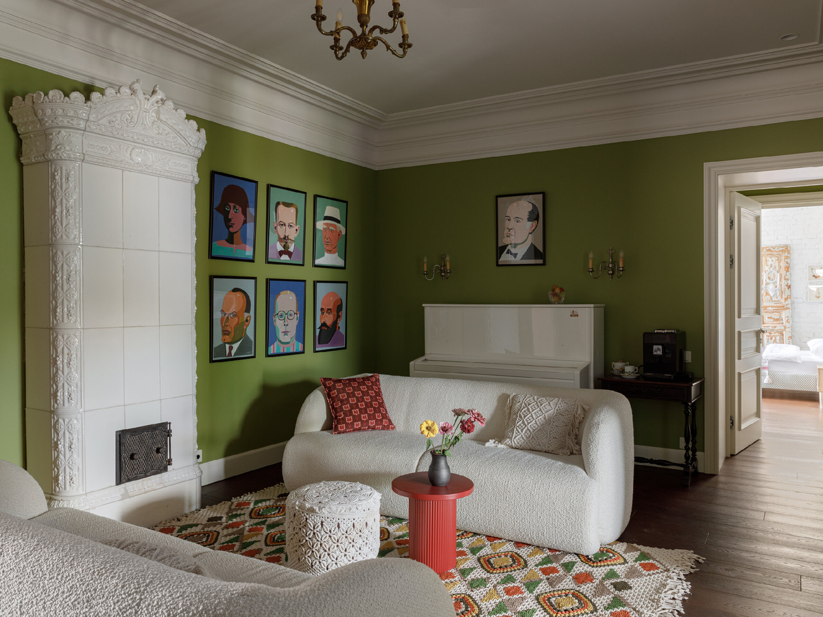 Гостинная со старинной печью, бутик-отель «Хоромы», г. Таруса