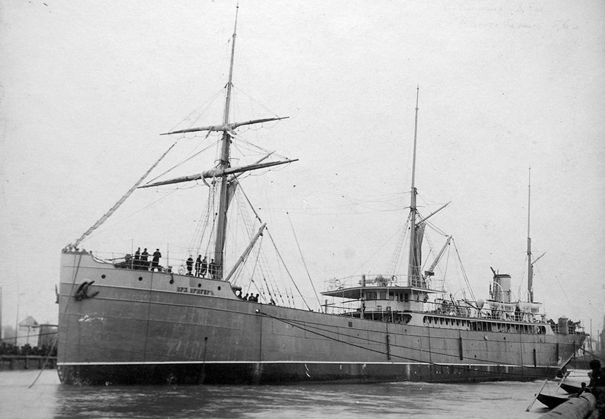 Флагман коммандора Норриса — грузовой пароход "Президент Крюгер".