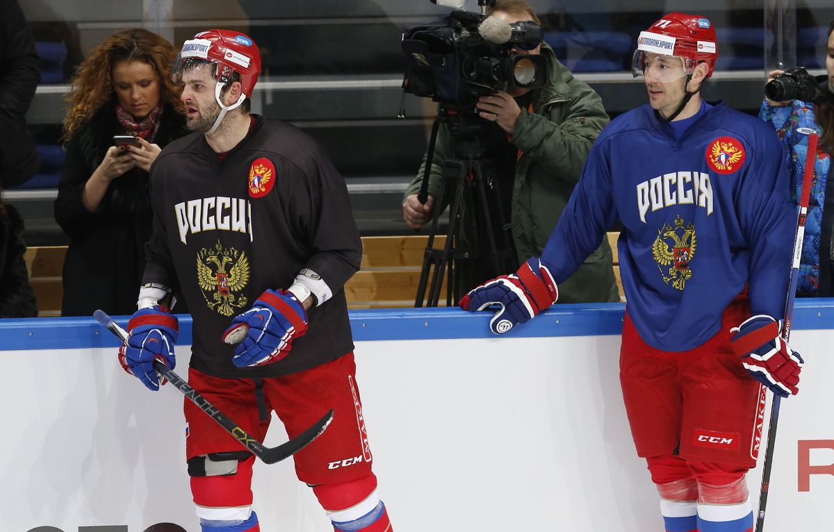    Александр Радулов и Илья Ковальчук  Михаил Джапаридзе/ТАСС