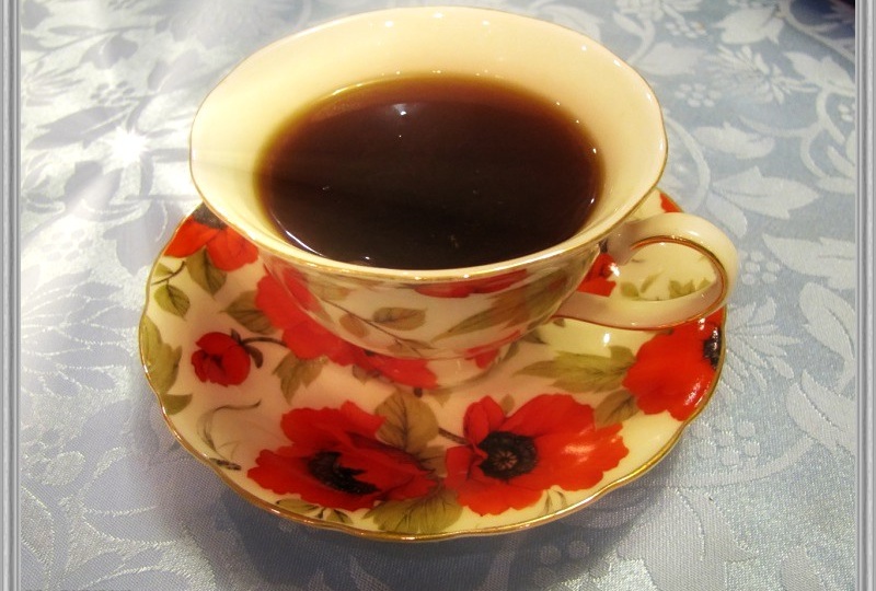 Вы пьете 1 чай, запрещенный людям после 50, а потом гадаете, почему сыпятся суставы, ломаются ногти и ноги ноют на погоду