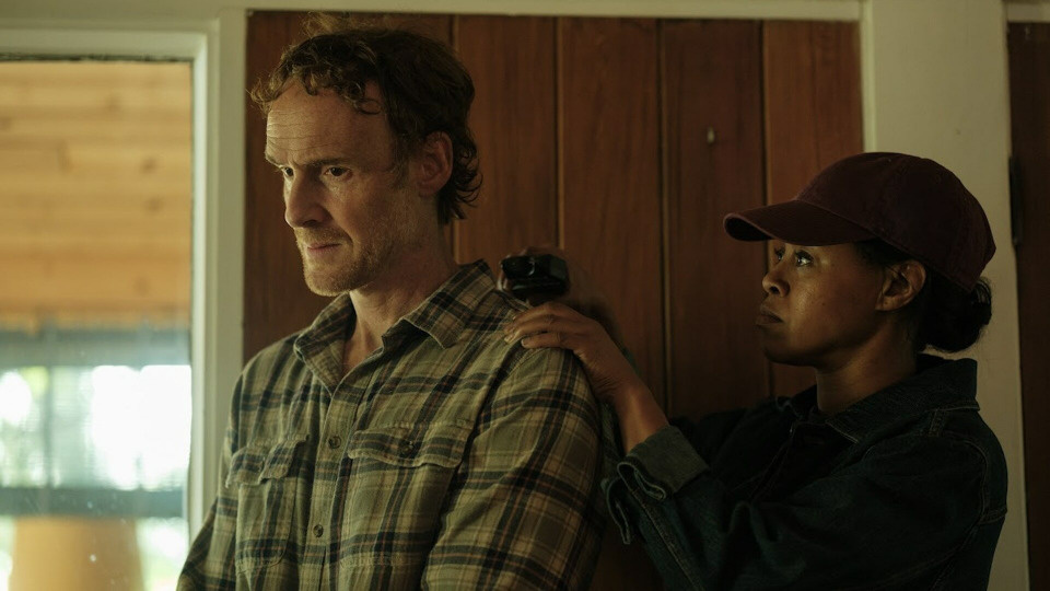 Одна из лучших сай-фай драм последних лет, которая увлечет вас своими непредсказуемыми событиями