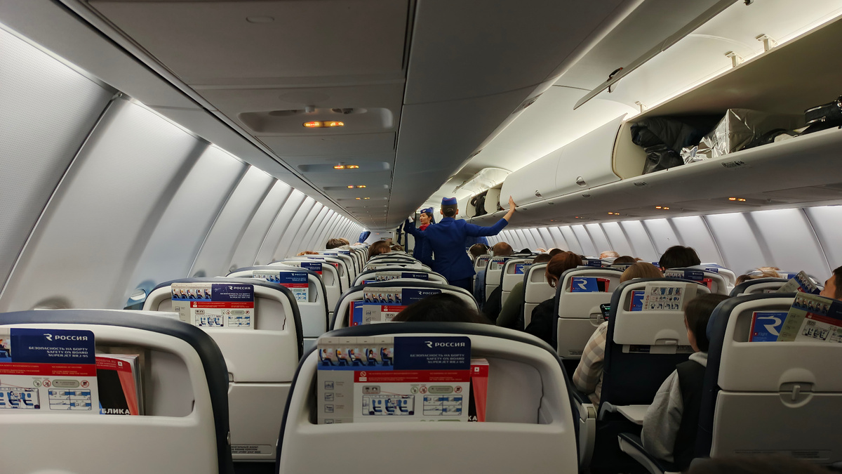 Салон самолета SuperJet-100