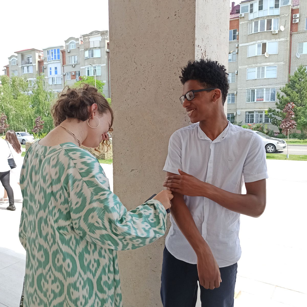 Моя младшая дочь Люба и внук Адриан. Фото из семейного архива. 2023 г