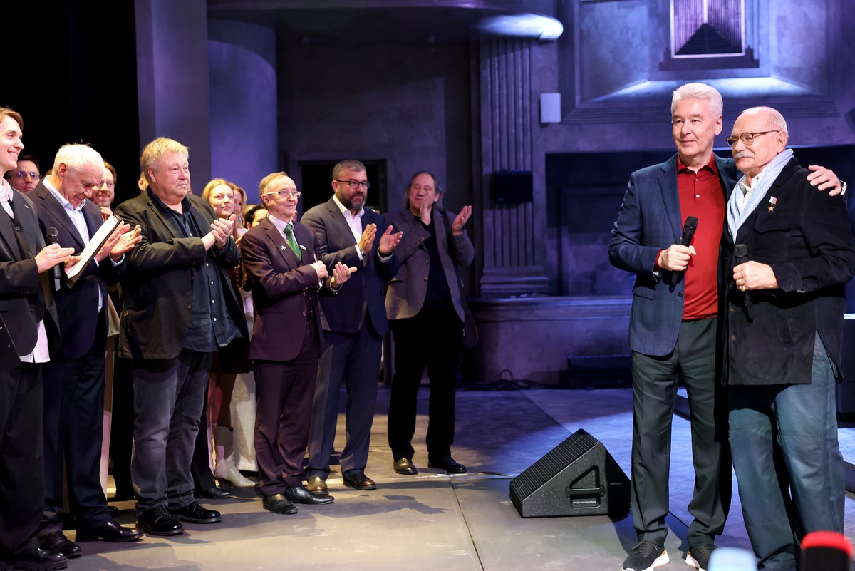 Открытие  в дружеском кругу