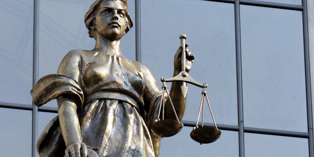 Верховный суд признал попытку отбиться от нападающих ножом самообороной