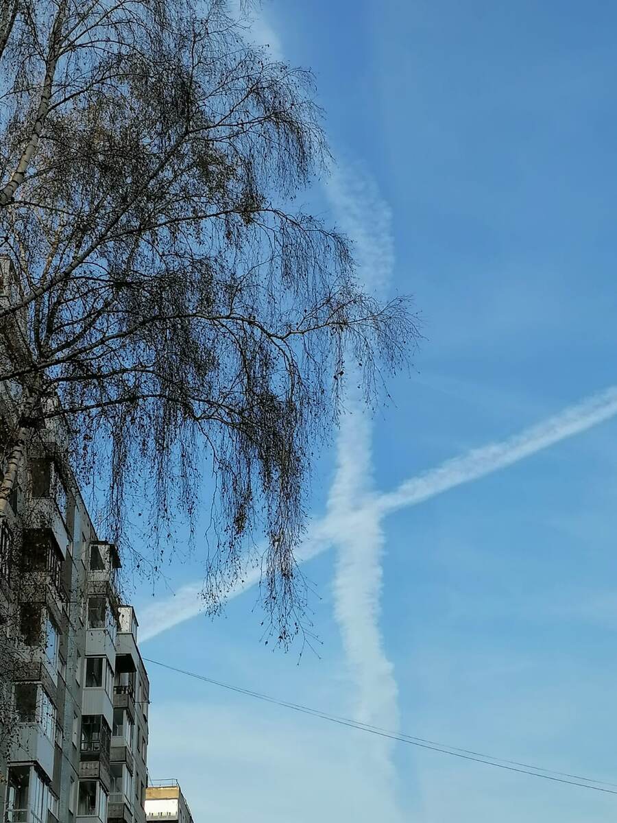 фото сегодняшнего дня. сделано автором. какое-то оно символическое. крест. число х, что-то неизвестное, непонятное...