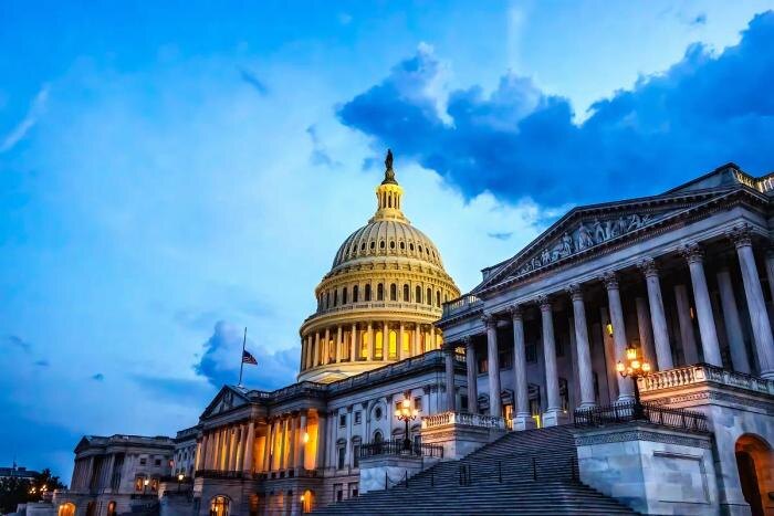 Сенат США. Обложка © Shutterstock / FOTODOM / Bill Perry
