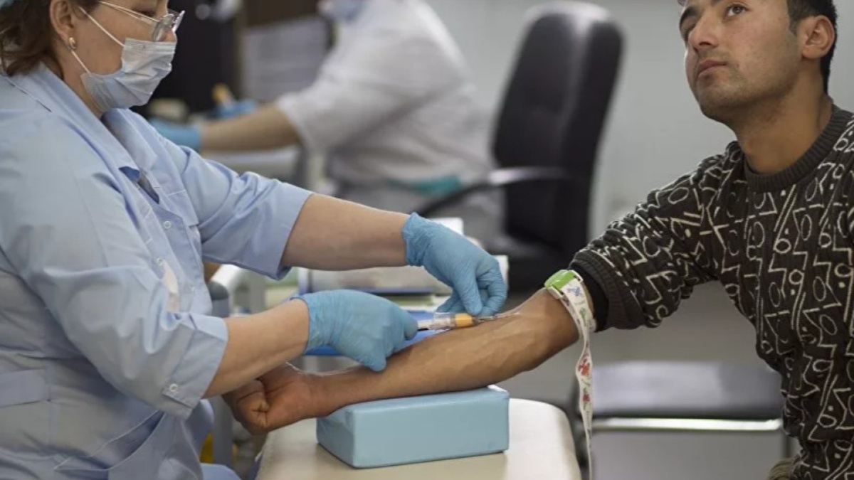    В России изменят правила выдачи полисов ОМС трудовым мигрантам