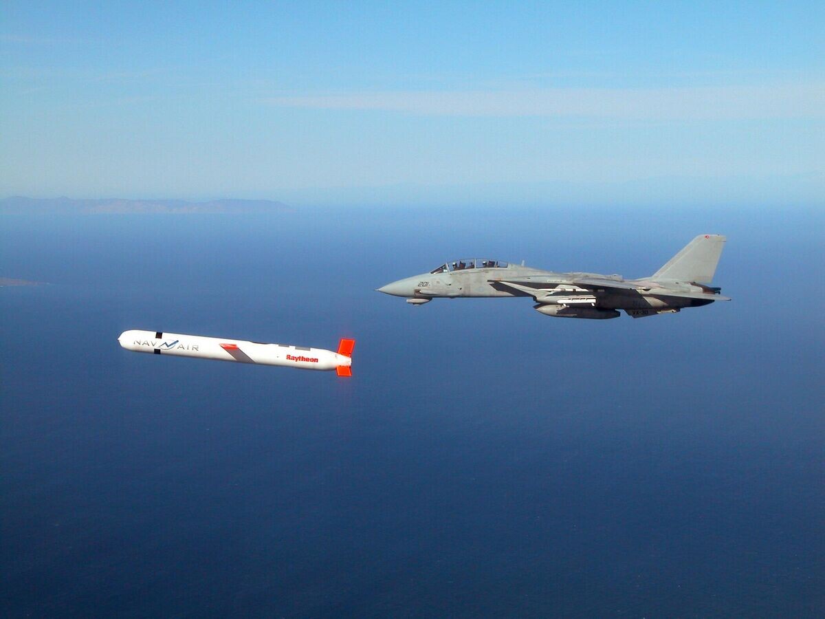    Запуск крылатой ракеты Tomahawk© U.S. Navy photo
