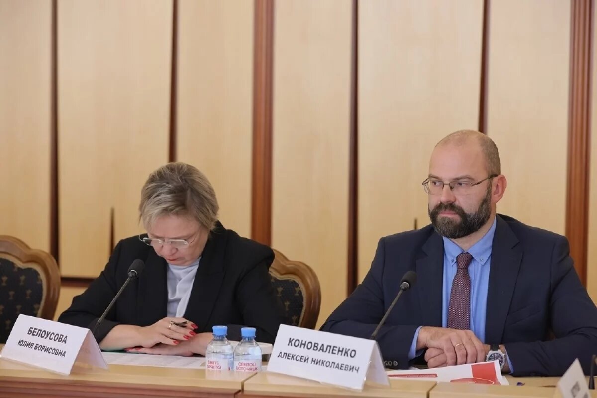    Заместитель министра здравоохранения региона Алексей Коноваленко.