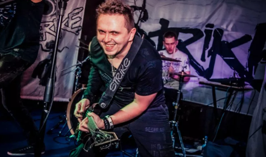 Укротитель шестиструнных демонов, Алексей Страйк