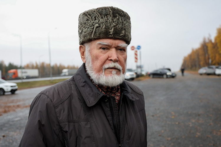    Народный поэт РТ Рабит Батулла, который был почти на девять лет старше Валеева, отметил, что, несмотря на разницу в возрасте, у Разиля всегда можно было многому научиться