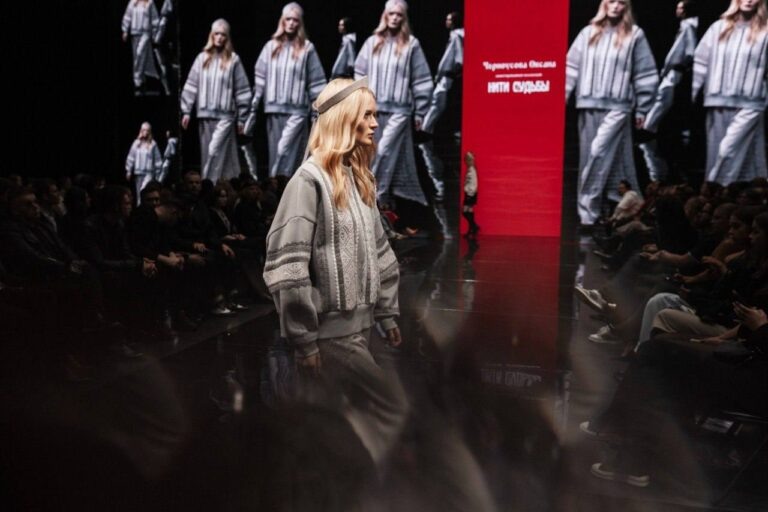    Оренбургский дизайнер представила коллекцию на Неделе моды в Санкт-Петербурге Оренбуржье