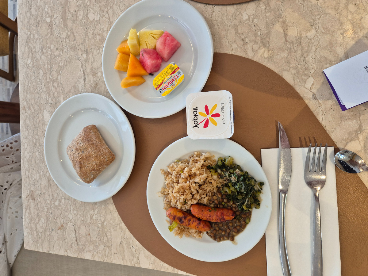 завтрак в отеле Рэдиссон, г. Сен-Дени, Реюньон