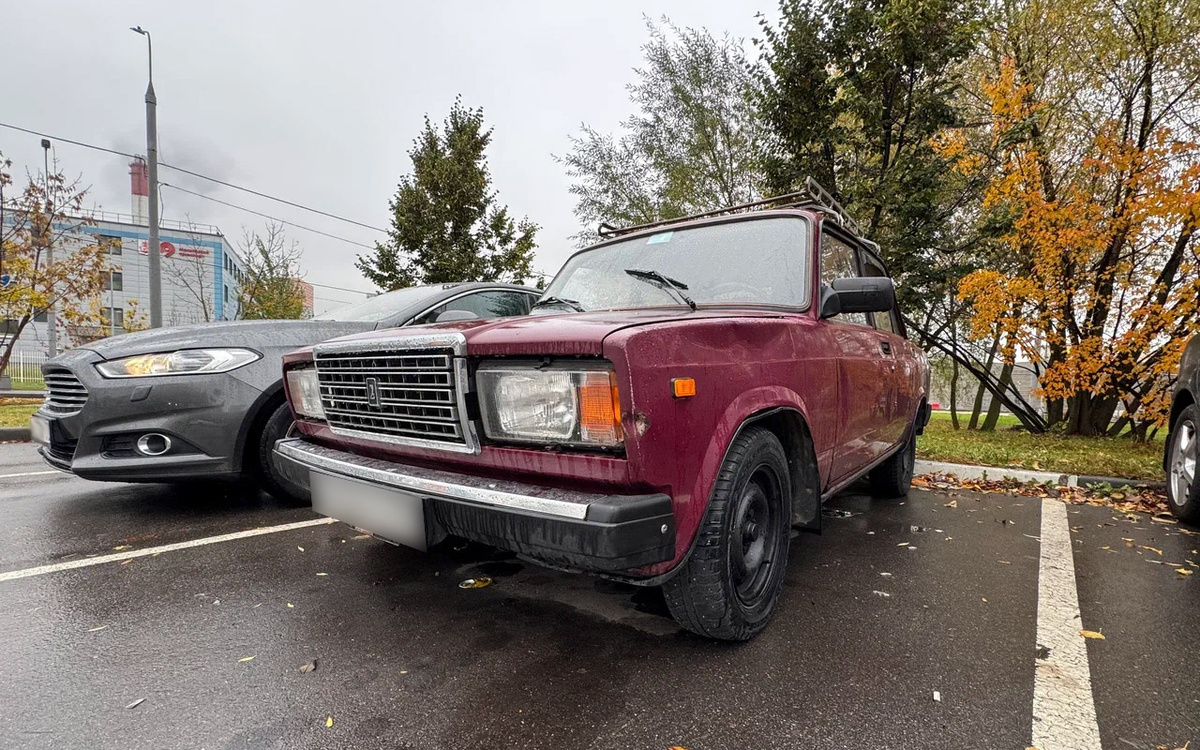 Autonews📷Весь кузов машины покрыт мелкими вмятинами и царапинами