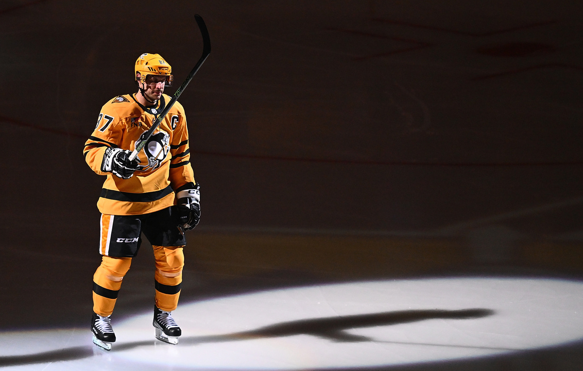    Нападающий "Питтсбурга" Евгений Малкин  Justin Berl/Getty Images