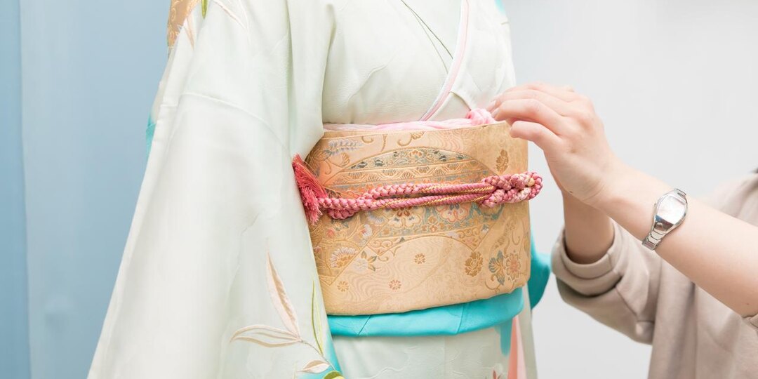 帯 (おび)【obi】 — пояс кимоно