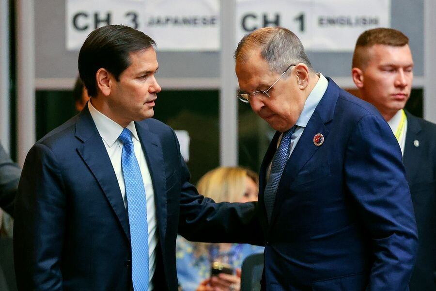    Глава МИД России Сергей Лавров и госсекретарь США Марко Рубио / Источник: © FAZRY ISMAIL/EPA/ТАСС