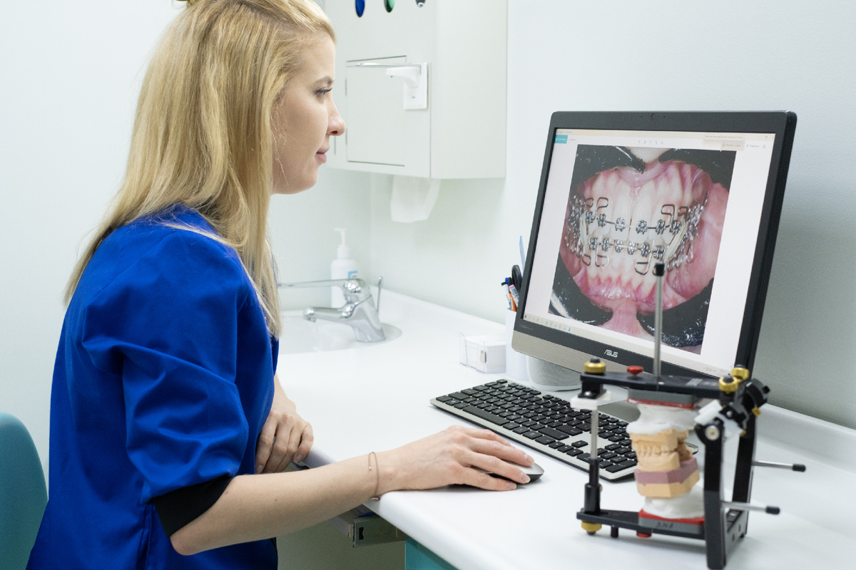 Фотография взята с сайта стоматологии Дмитрович Фэмили https://www.dmitrovich.ru/