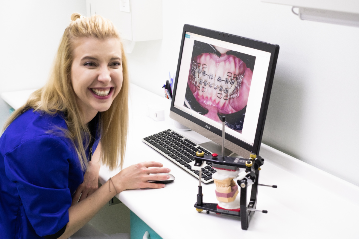 Фотография взята с сайта стоматологии Дмитрович Фэмили https://www.dmitrovich.ru/