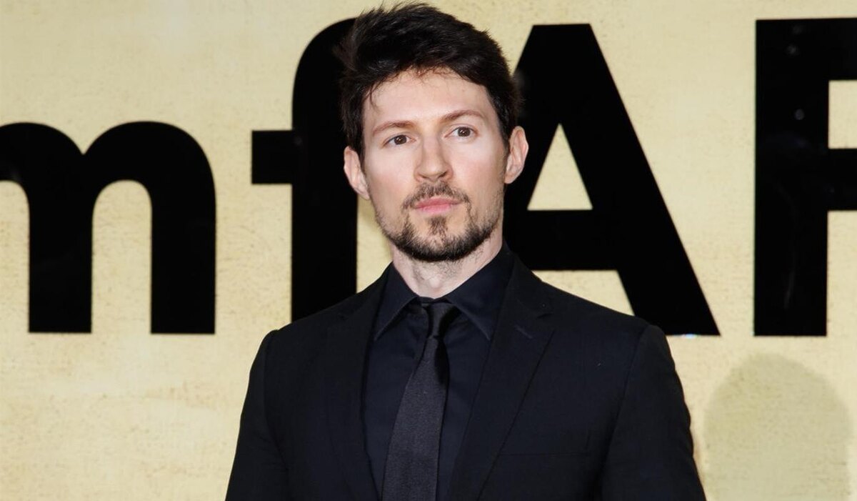     Павел Дуров предложил грабителям Лувра выкупить у них украденные драгоценности