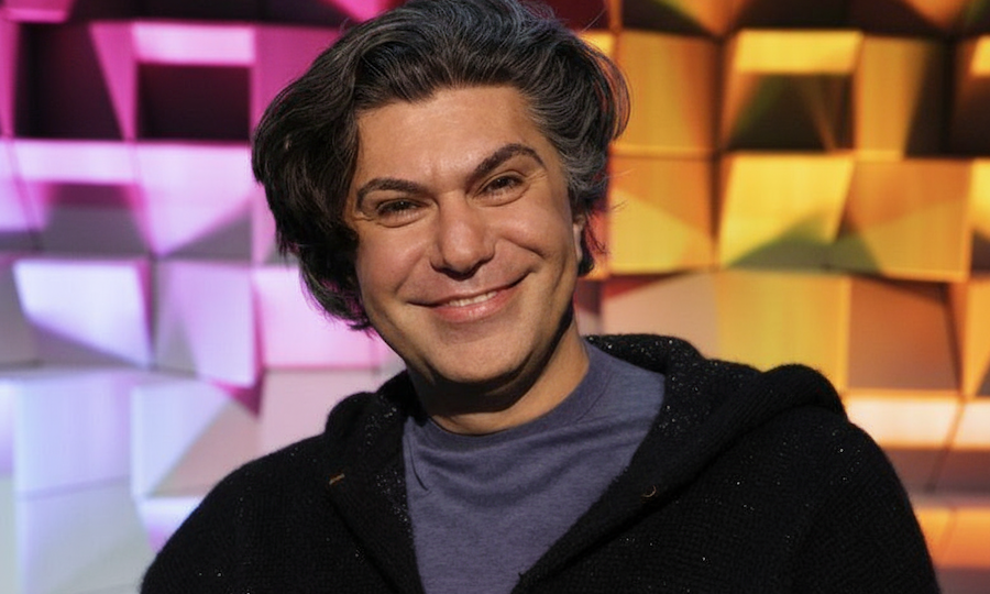 «Когда у меня были деньги, я артистов одевал и придумывал истории. Когда у меня не было денег, я их не одевал и делал что-то бессюжетное»