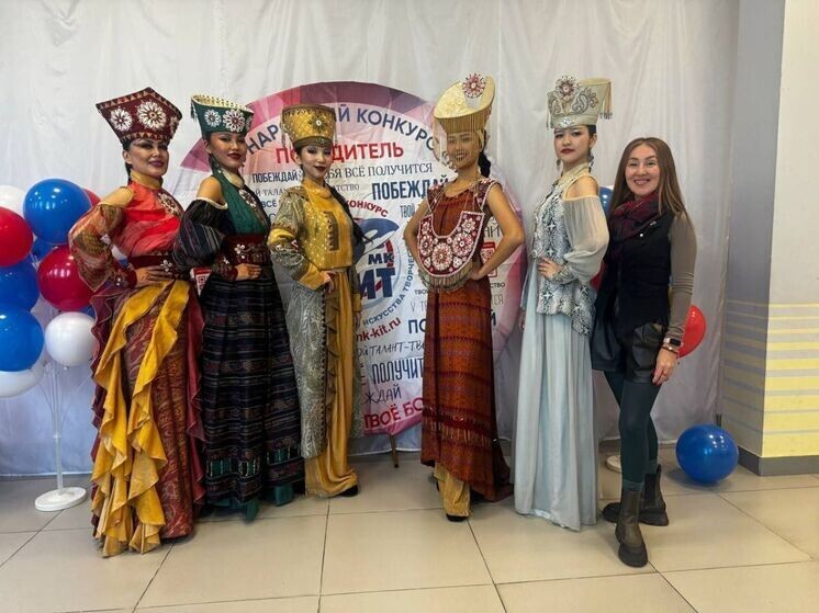     Театр моды «Алтыр» завоевал Гран-при на международном конкурсе в Абакане. Фото: правительство Республики Хакасия.