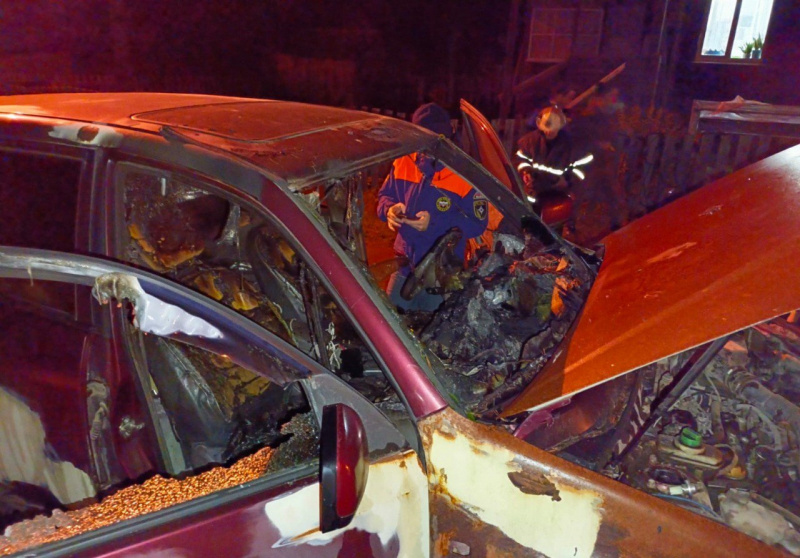    Автомобиль сгорел в КарелииГоскомитет Карелии по ОЖ и БН