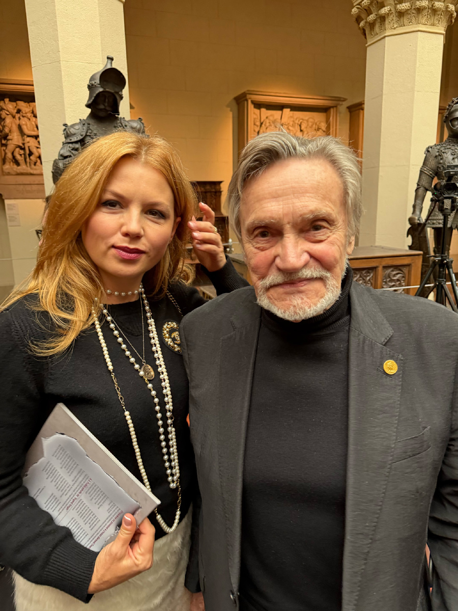 Народный артист, хореограф Владимир Васильев, президент Центра «Культура для жизни» Галина Мерзликина на вручении Международной Пушкинской Премии