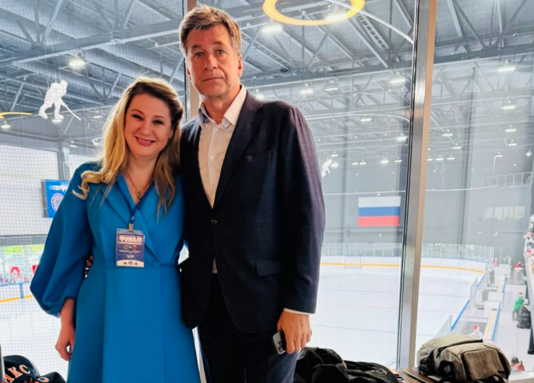 Сергей Козлов с главой АЛХ Алиной Бородаевой. Фото: соцсети