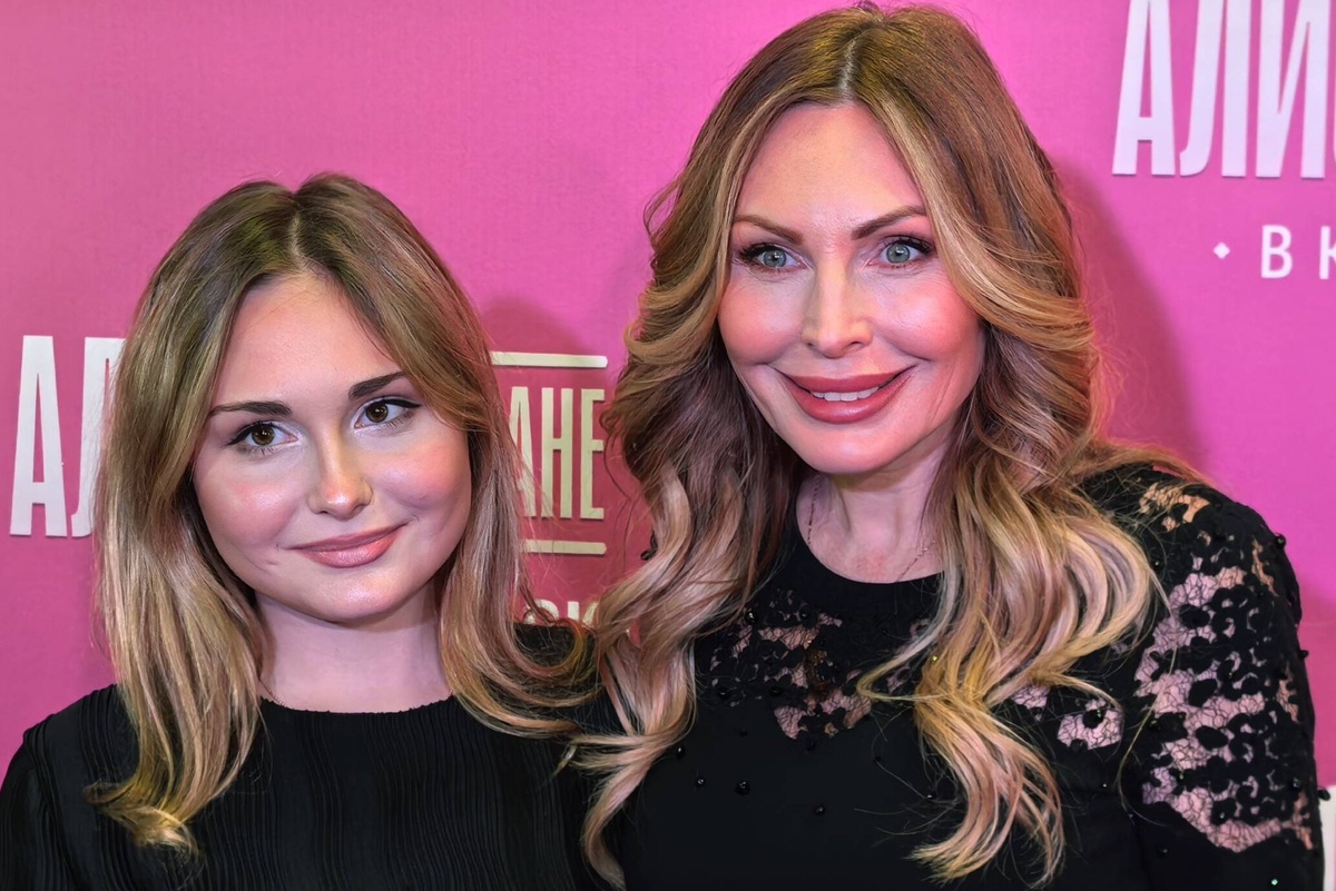     «Мария отказалась идти по моим стопам»: Наталья Бочкарева появилась на премьере вместе с 17-летней дочерью