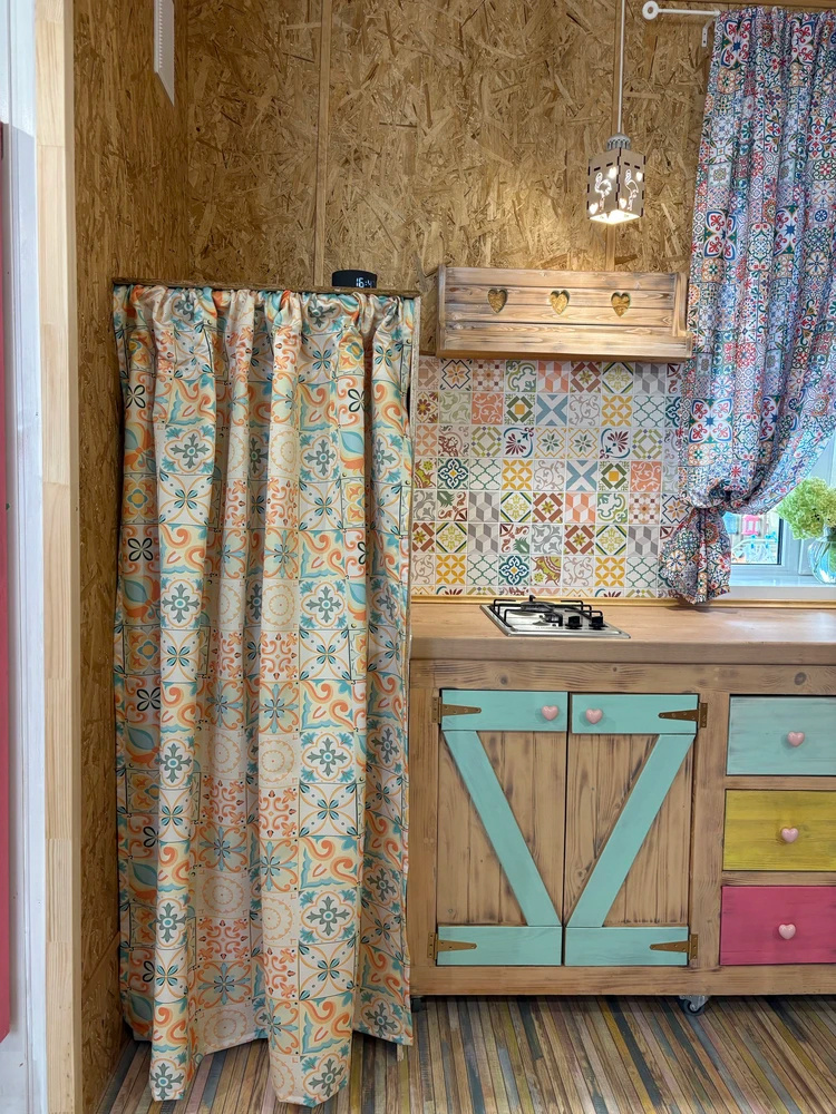 Кухня с панелями под плитку Пэчворк колор (арт. ВБ 220092062 / Озон 220092062 / Я.Маркет 102979256455)