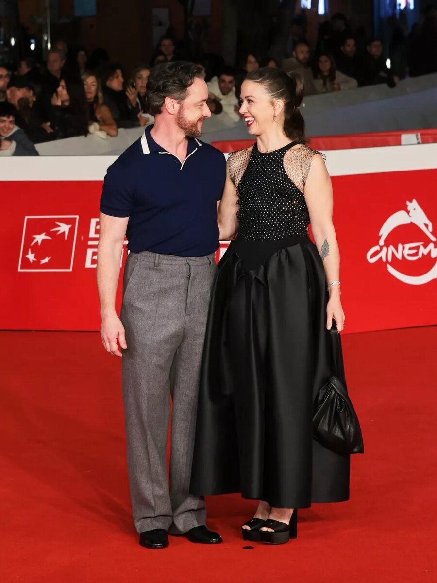 Джеймс Макэвой и Лиза Либерати📷
